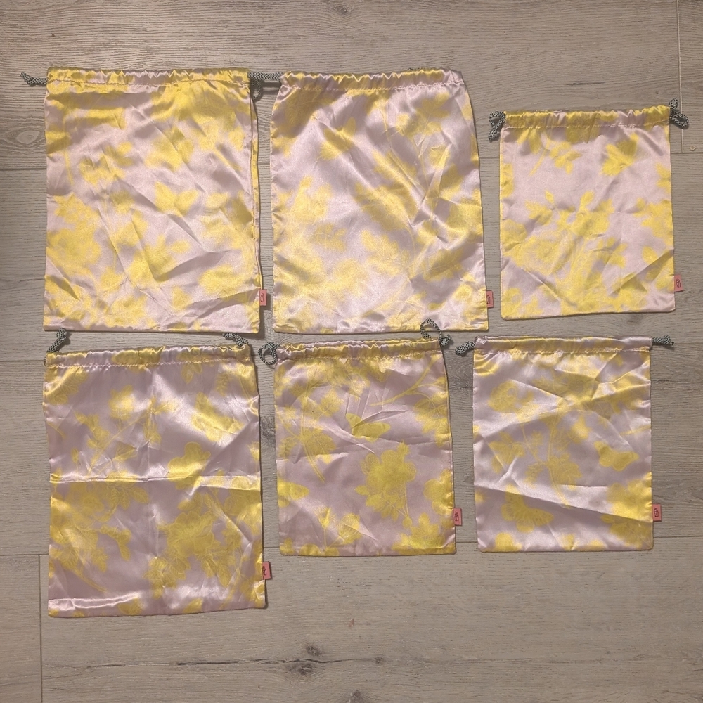 Ipsy Floral Satin Drawstring Bags (lot of 6)